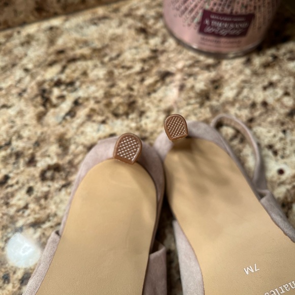 New Charles David Reeling Slingback Pump - Picture 9 of 9